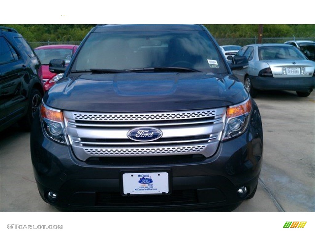 2015 Explorer XLT - Magnetic / Charcoal Black photo #2
