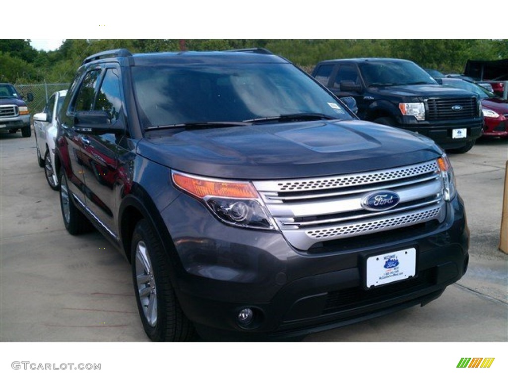 2015 Explorer XLT - Magnetic / Charcoal Black photo #3