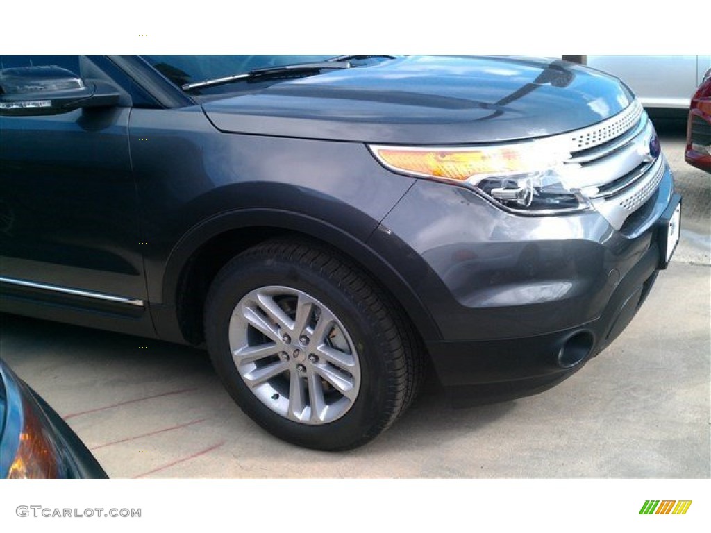 2015 Explorer XLT - Magnetic / Charcoal Black photo #6