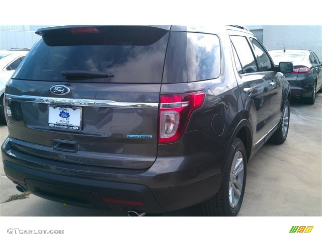 2015 Explorer XLT - Magnetic / Charcoal Black photo #10