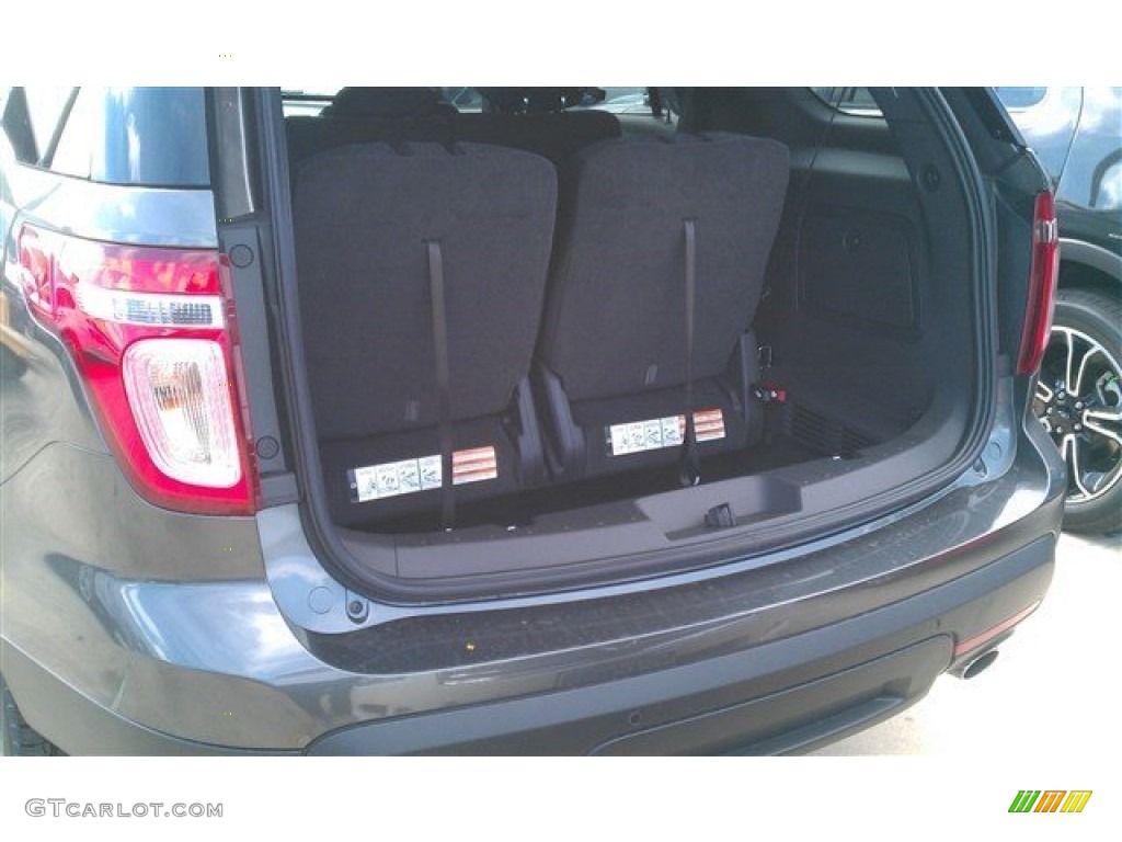 2015 Explorer XLT - Magnetic / Charcoal Black photo #12
