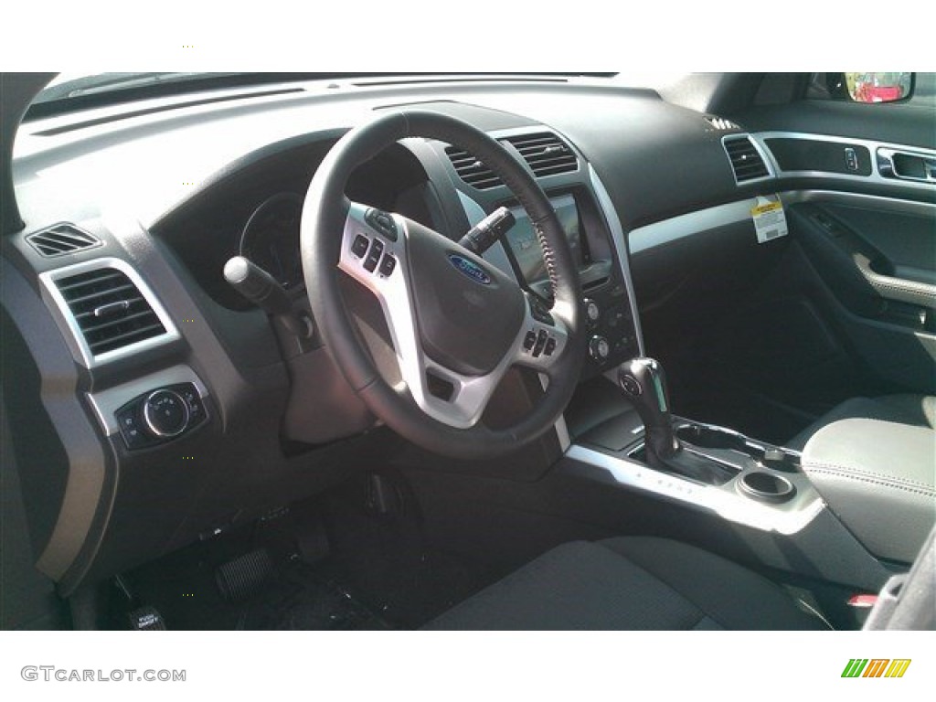2015 Explorer XLT - Magnetic / Charcoal Black photo #20