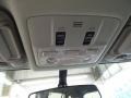 Super White - RAV4 XLE Photo No. 23