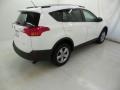 Super White - RAV4 XLE Photo No. 32