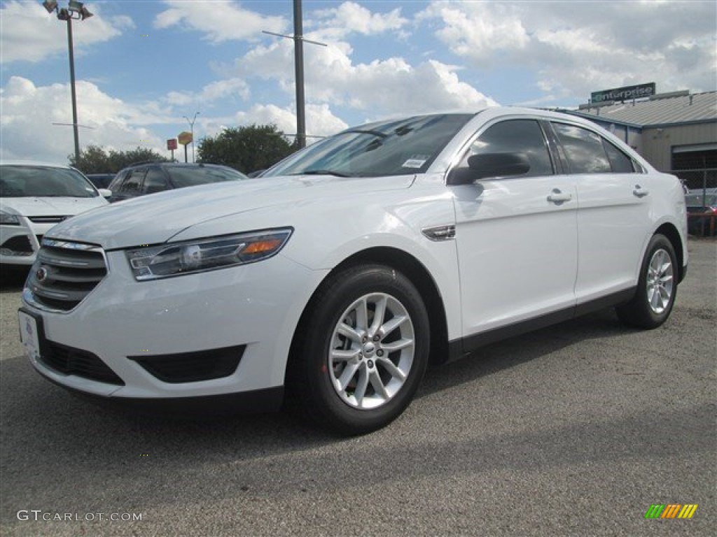2015 Taurus SE - Oxford White / Dune photo #1