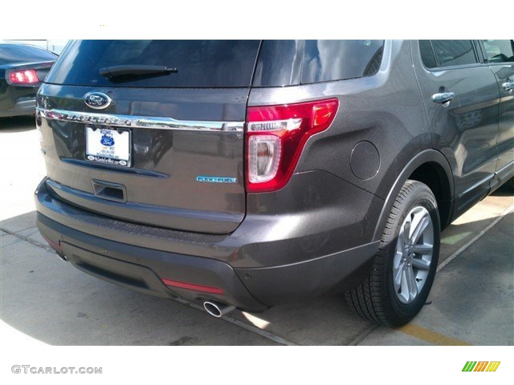 2015 Explorer XLT - Magnetic / Charcoal Black photo #8
