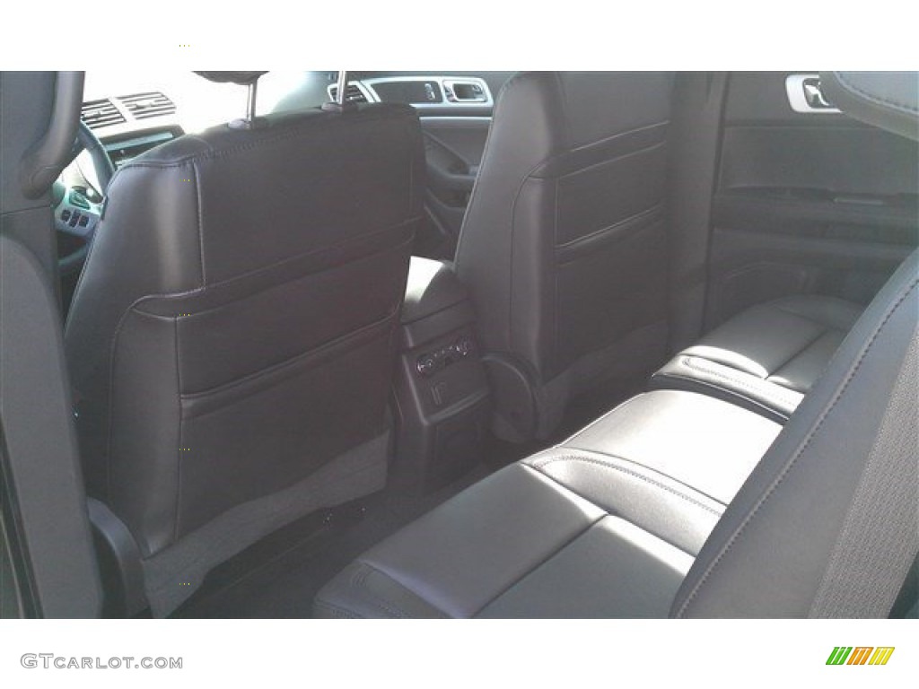 2015 Explorer XLT - Magnetic / Charcoal Black photo #16