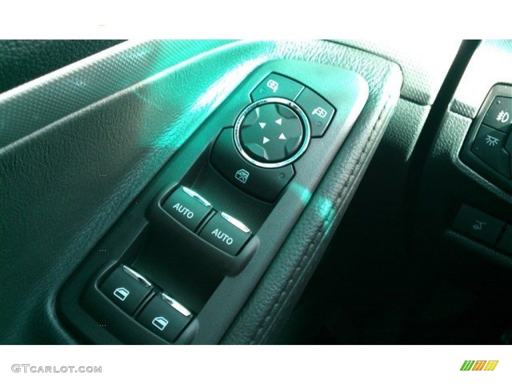 2015 Explorer XLT - Magnetic / Charcoal Black photo #19