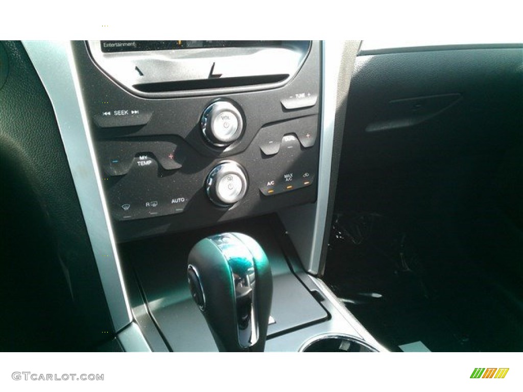 2015 Explorer XLT - Magnetic / Charcoal Black photo #25