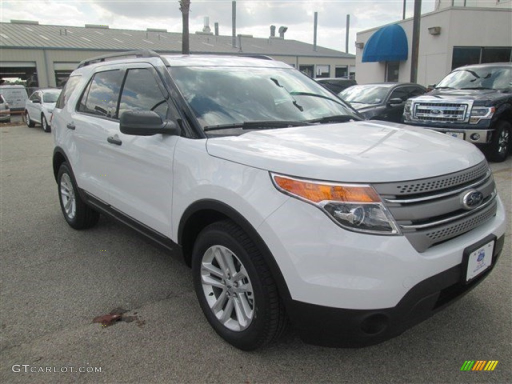 2015 Explorer FWD - Oxford White / Medium Light Stone photo #8
