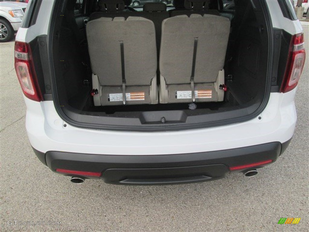2015 Explorer FWD - Oxford White / Medium Light Stone photo #14