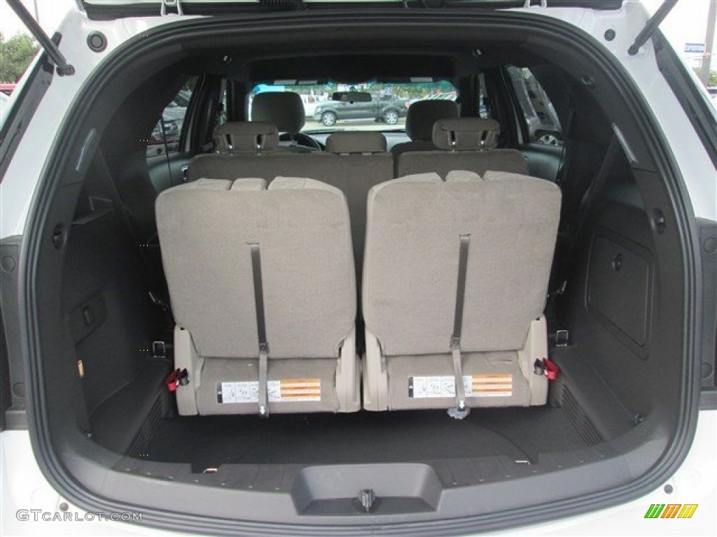 2015 Explorer FWD - Oxford White / Medium Light Stone photo #15