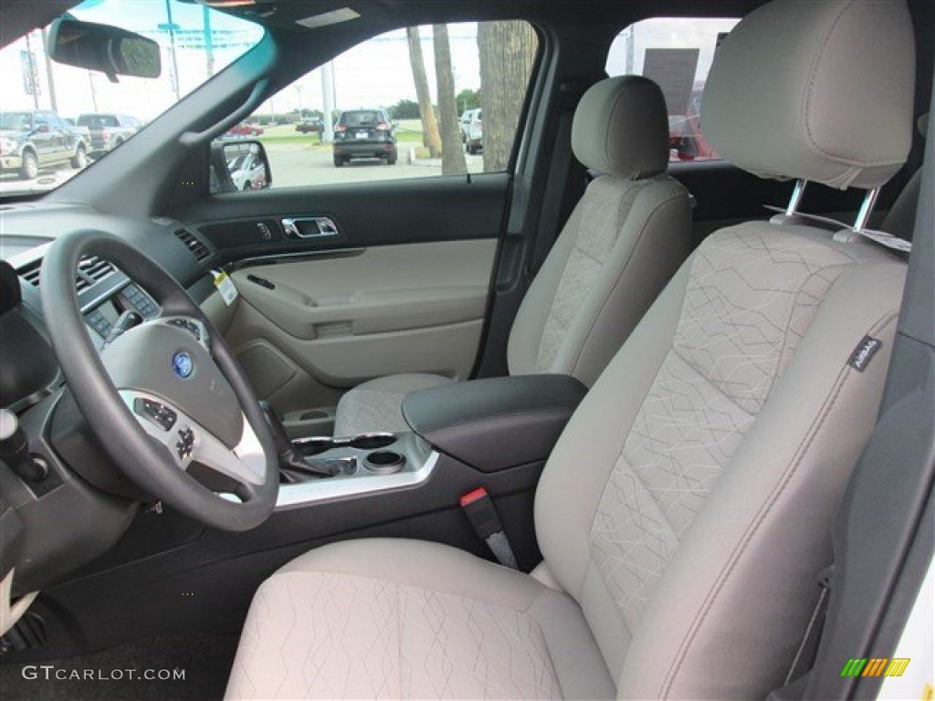 2015 Explorer FWD - Oxford White / Medium Light Stone photo #21