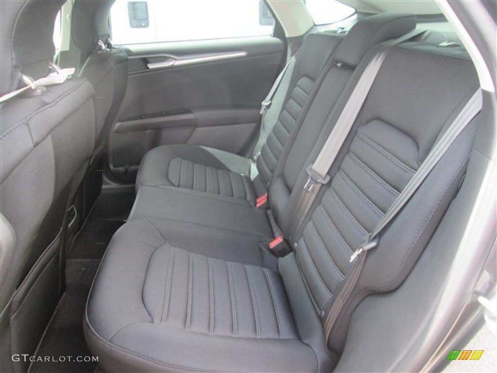 2015 Fusion SE - Magnetic Metallic / Charcoal Black photo #8