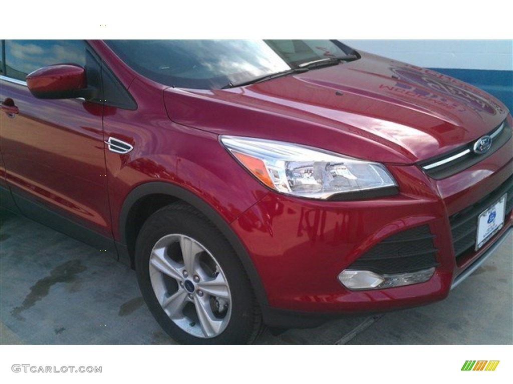 2014 Escape SE 1.6L EcoBoost - Ruby Red / Charcoal Black photo #33