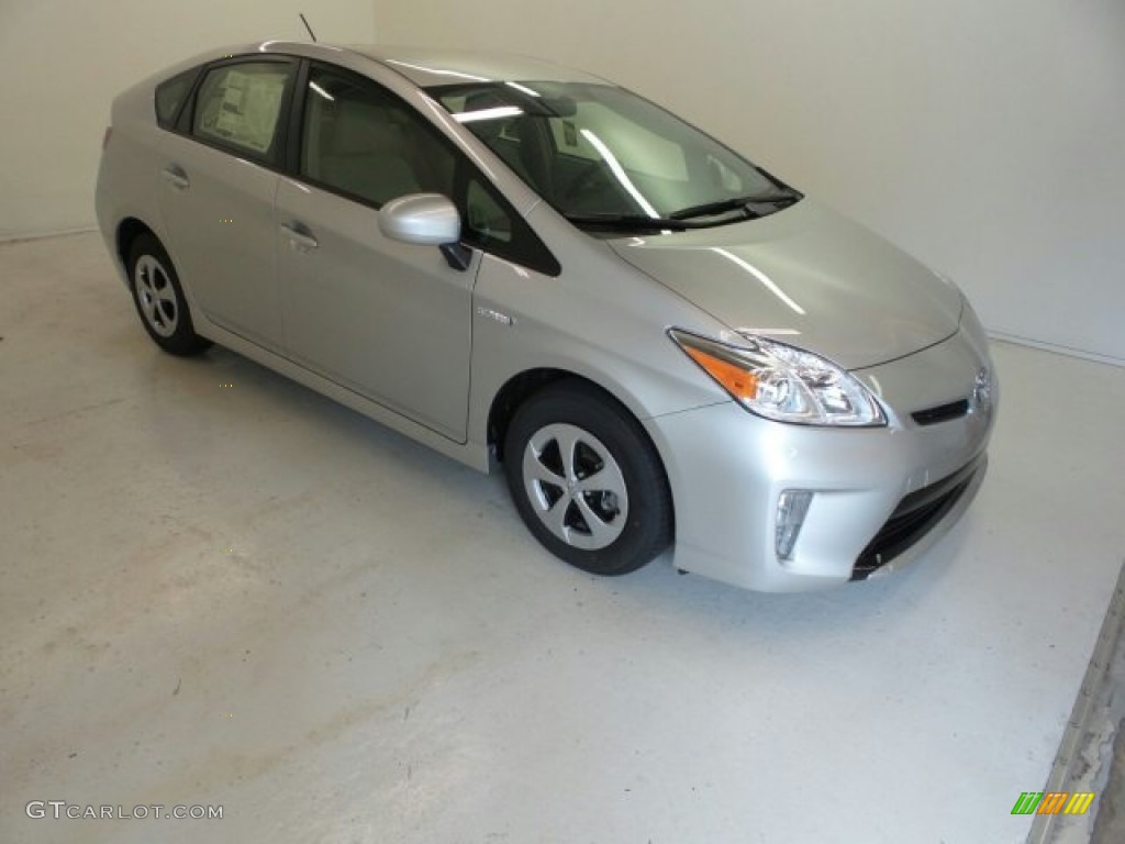 2015 Prius Three Hybrid - Classic Silver Metallic / Misty Gray photo #2