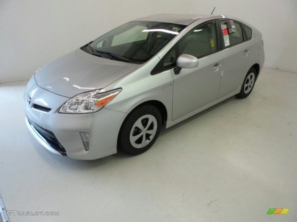 Classic Silver Metallic 2015 Toyota Prius Three Hybrid Exterior Photo #97454194