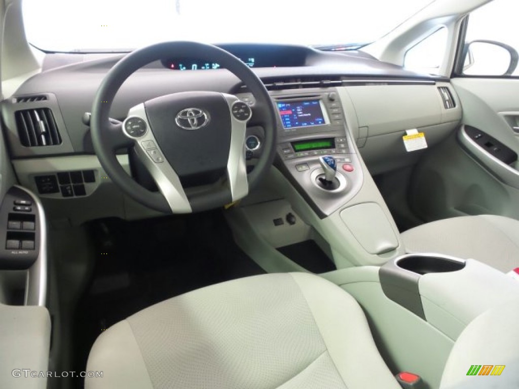 Misty Gray Interior 2015 Toyota Prius Three Hybrid Photo #97454233