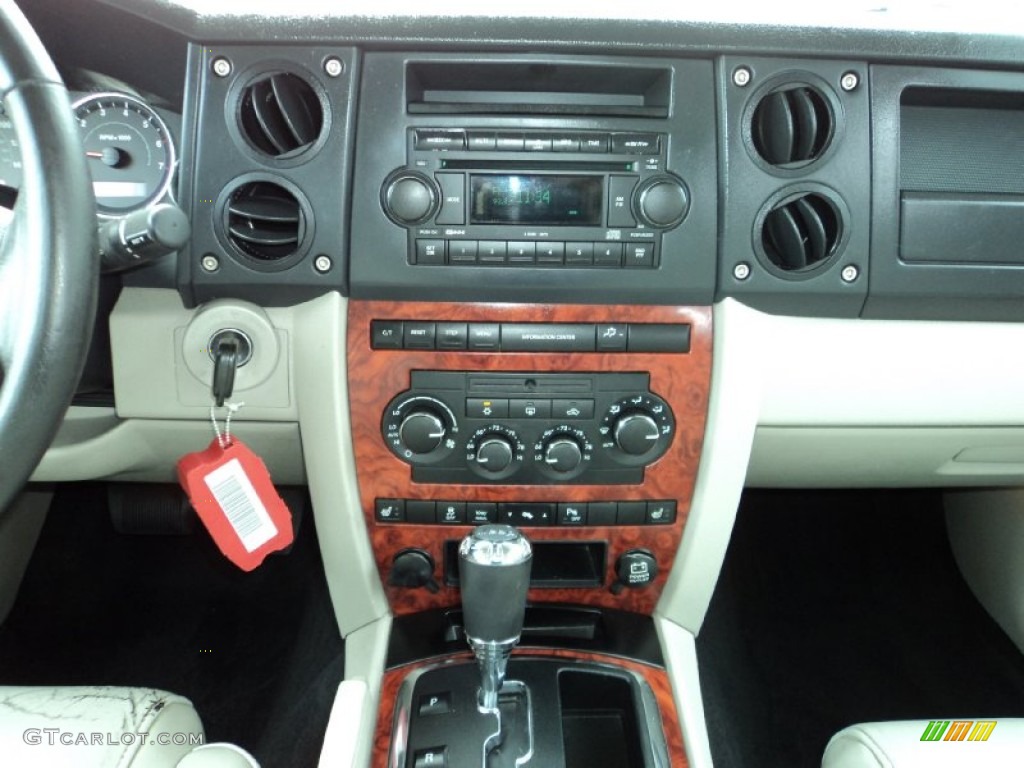 2007 Commander Limited - Jeep Green Metallic / Dark Khaki/Light Graystone photo #28