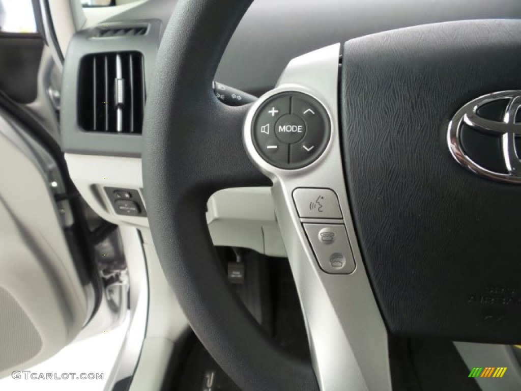 2015 Toyota Prius Three Hybrid Controls Photo #97454564