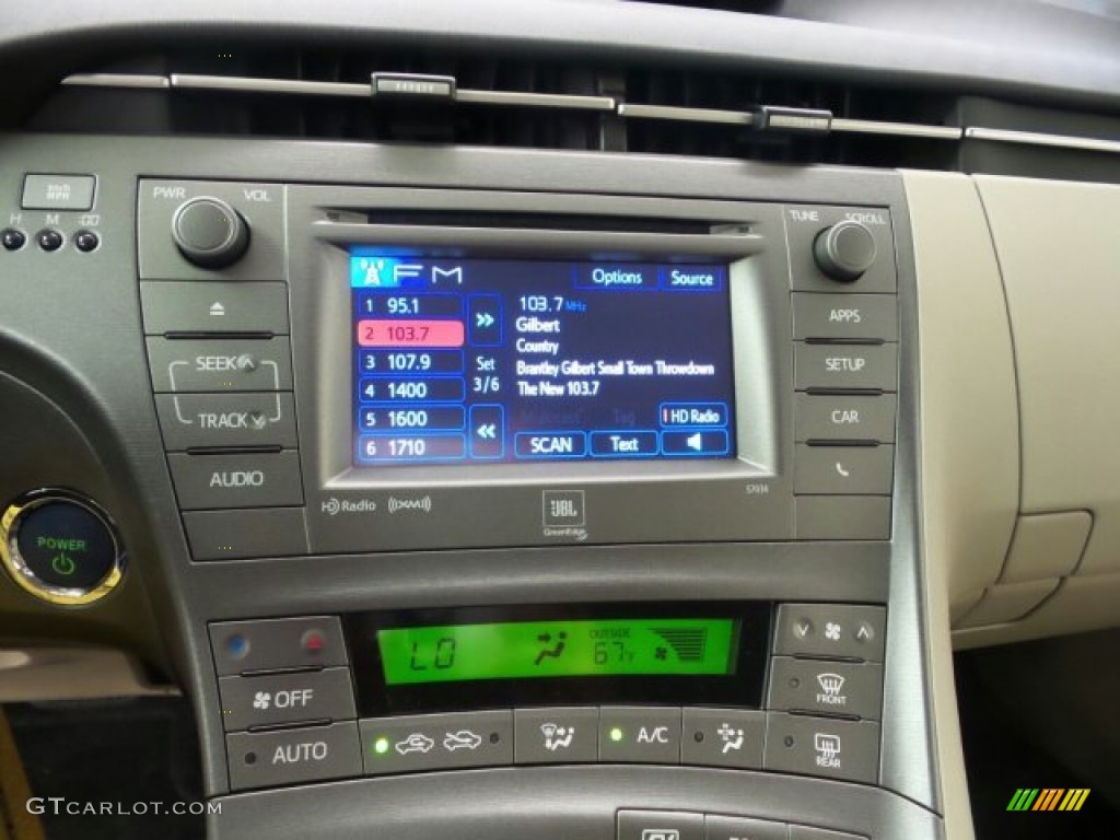 2015 Toyota Prius Four Hybrid Controls Photo #97455109