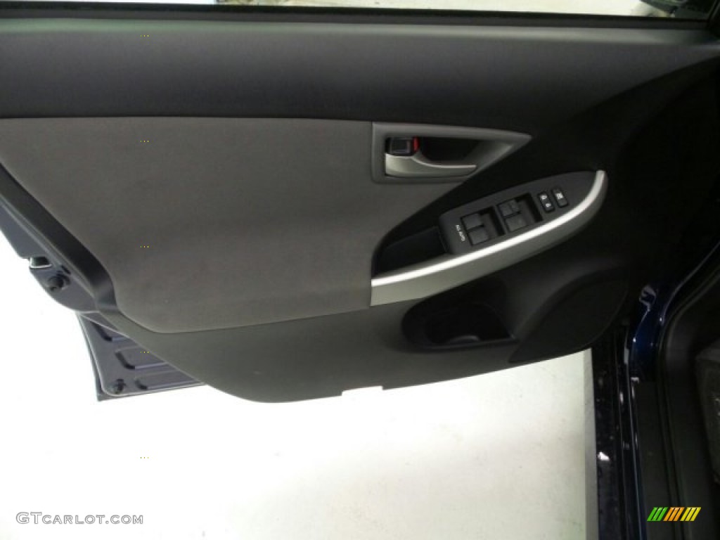 2015 Prius Three Hybrid - Nautical Blue Metallic / Dark Gray photo #13