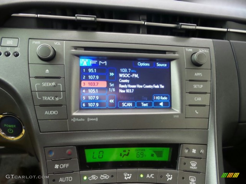 2015 Prius Three Hybrid - Nautical Blue Metallic / Dark Gray photo #16