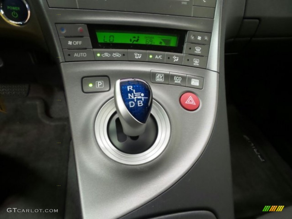 2015 Prius Three Hybrid - Nautical Blue Metallic / Dark Gray photo #17