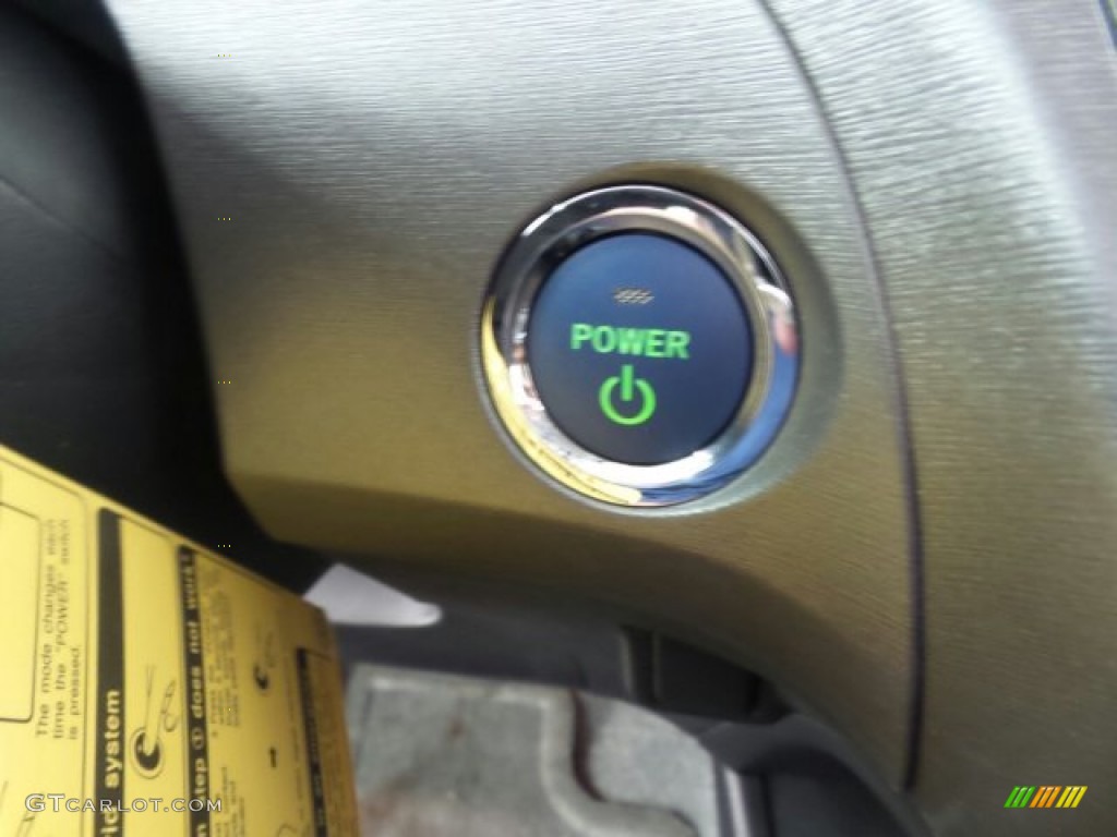 2015 Prius Three Hybrid - Nautical Blue Metallic / Dark Gray photo #18