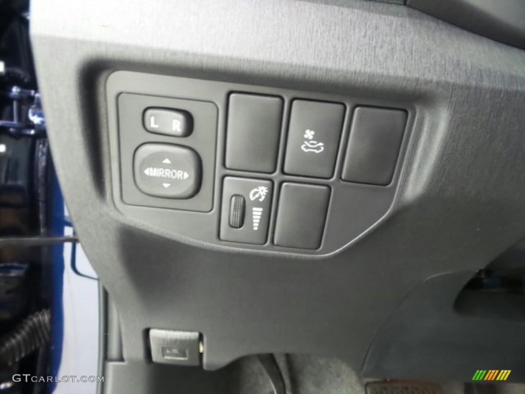 2015 Prius Three Hybrid - Nautical Blue Metallic / Dark Gray photo #22