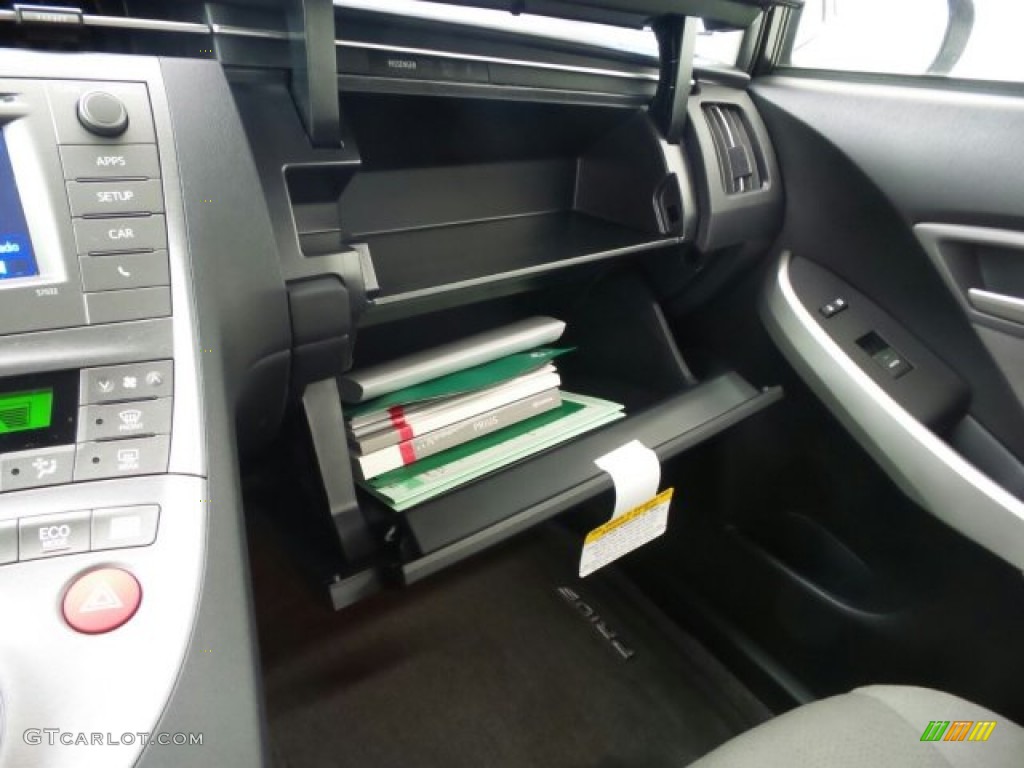 2015 Prius Three Hybrid - Nautical Blue Metallic / Dark Gray photo #27