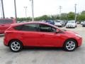 Race Red - Focus SE Hatchback Photo No. 6