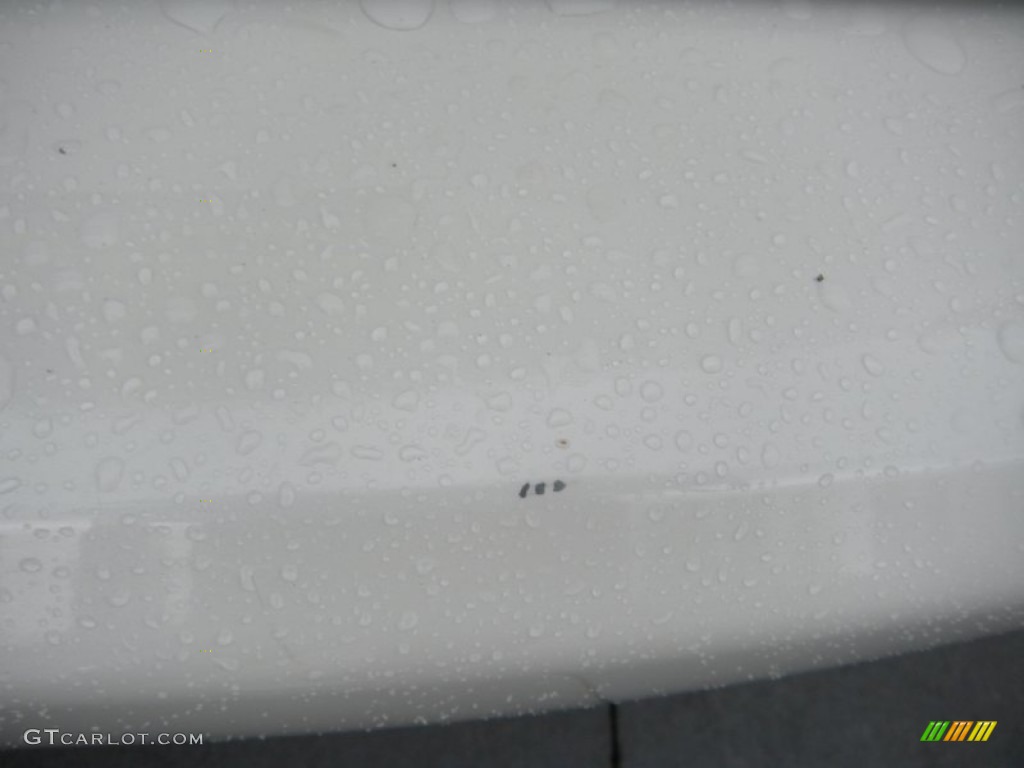 2011 Rogue SV - Pearl White / Gray photo #16