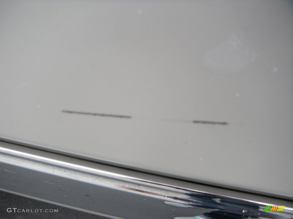 2011 Rogue SV - Pearl White / Gray photo #19