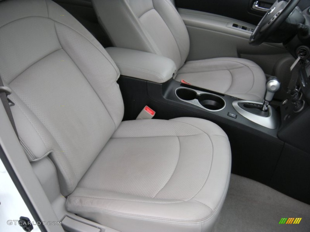 2011 Rogue SV - Pearl White / Gray photo #31
