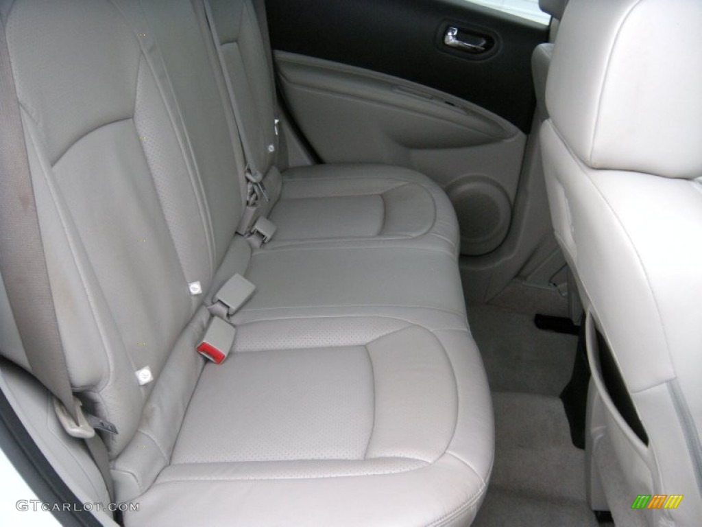 2011 Rogue SV - Pearl White / Gray photo #33