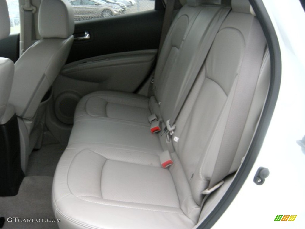 2011 Rogue SV - Pearl White / Gray photo #35