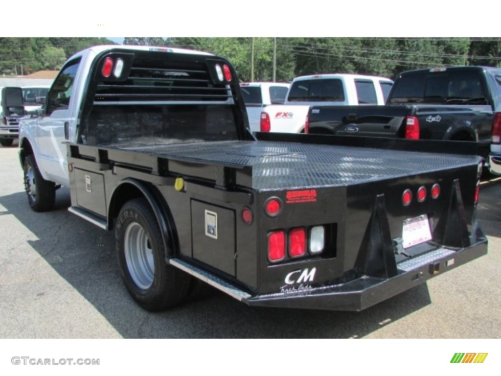 2014 F350 Super Duty XL Regular Cab 4x4 Flat Bed - Oxford White / Steel photo #2