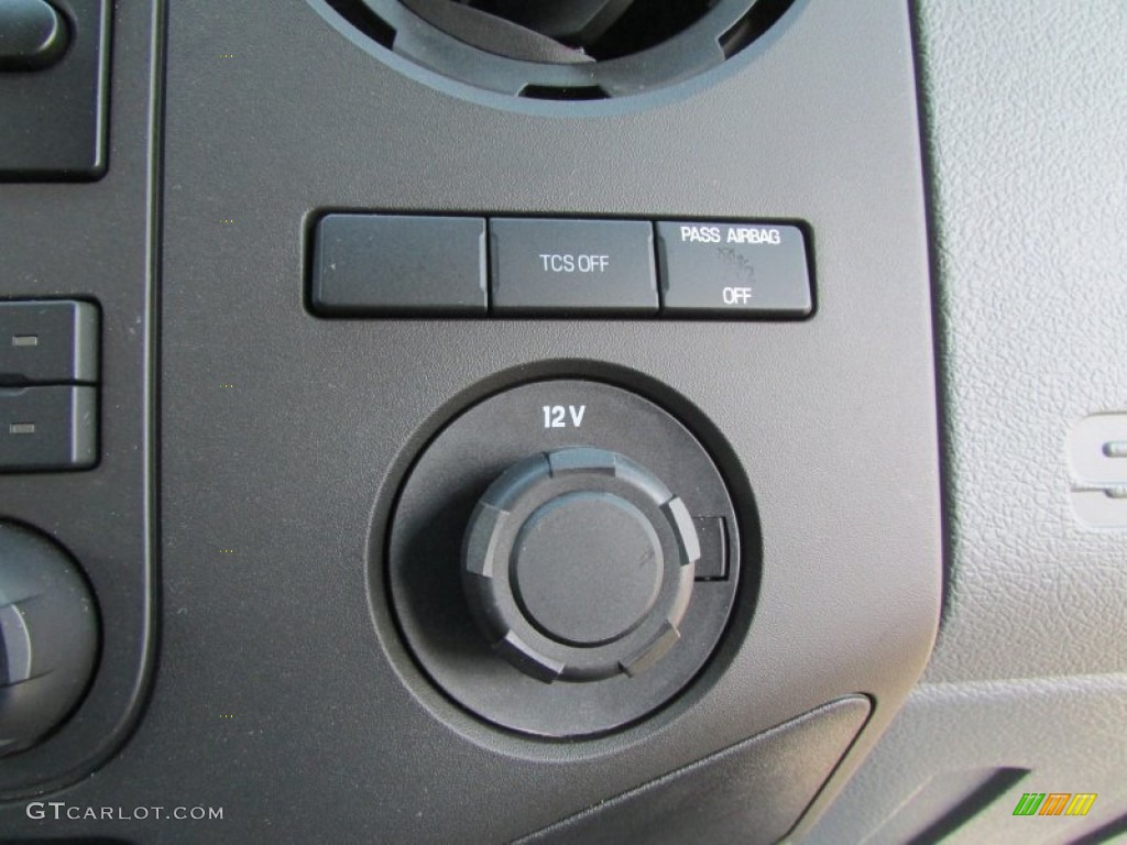 2014 F350 Super Duty XL Regular Cab 4x4 Flat Bed - Oxford White / Steel photo #20