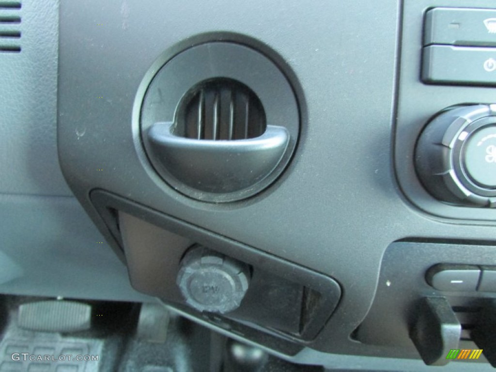 2014 F350 Super Duty XL Regular Cab 4x4 Flat Bed - Oxford White / Steel photo #21