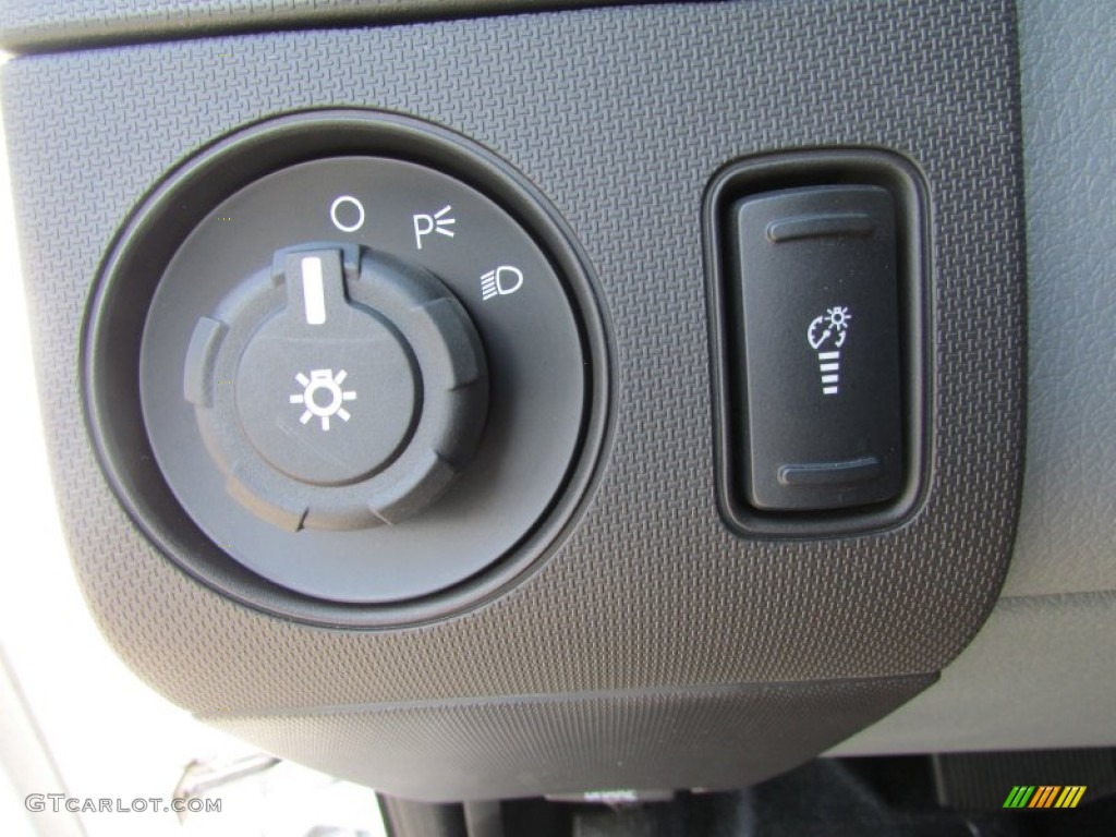 2014 F350 Super Duty XL Regular Cab 4x4 Flat Bed - Oxford White / Steel photo #27