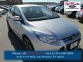 Ingot Silver - Focus SE Hatchback Photo No. 1
