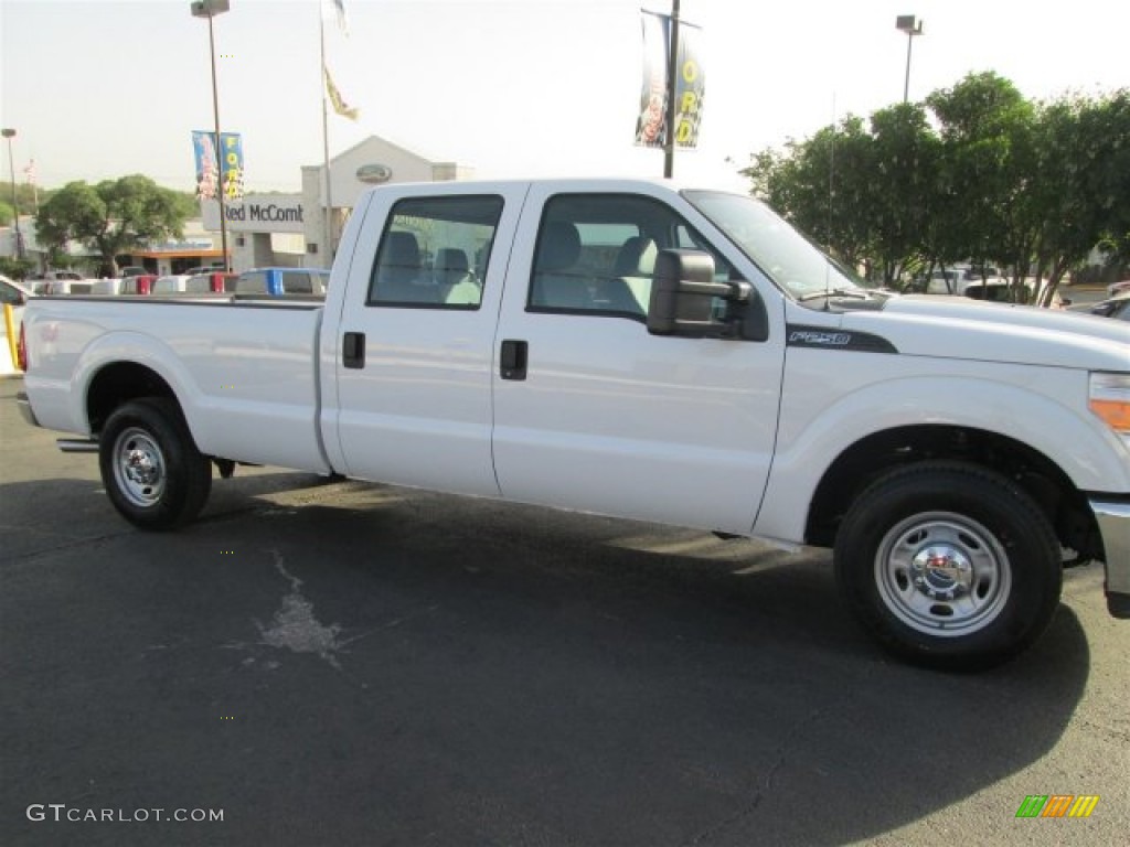 2015 F250 Super Duty XL Crew Cab - Oxford White / Steel photo #3