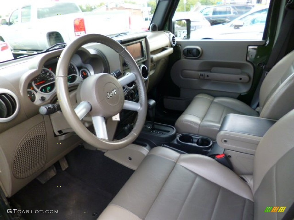 2010 Wrangler Unlimited Sahara 4x4 - Natural Green Pearl / Dark Khaki/Medium Khaki photo #16
