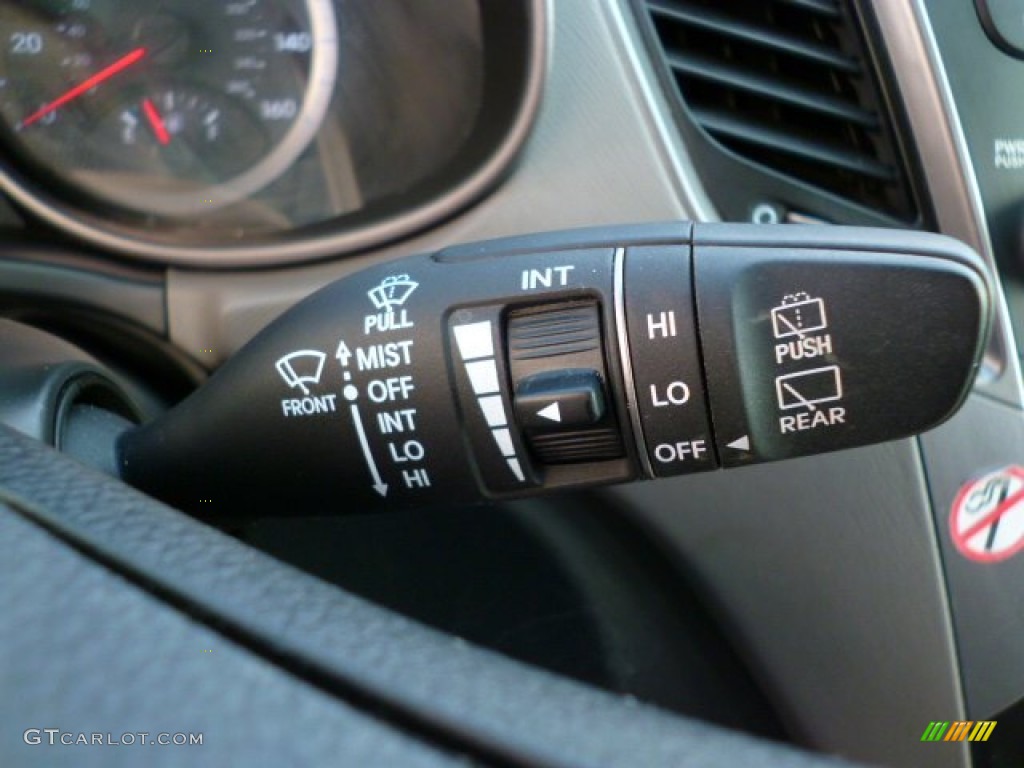 2014 Hyundai Santa Fe Sport AWD Controls Photo #97490742