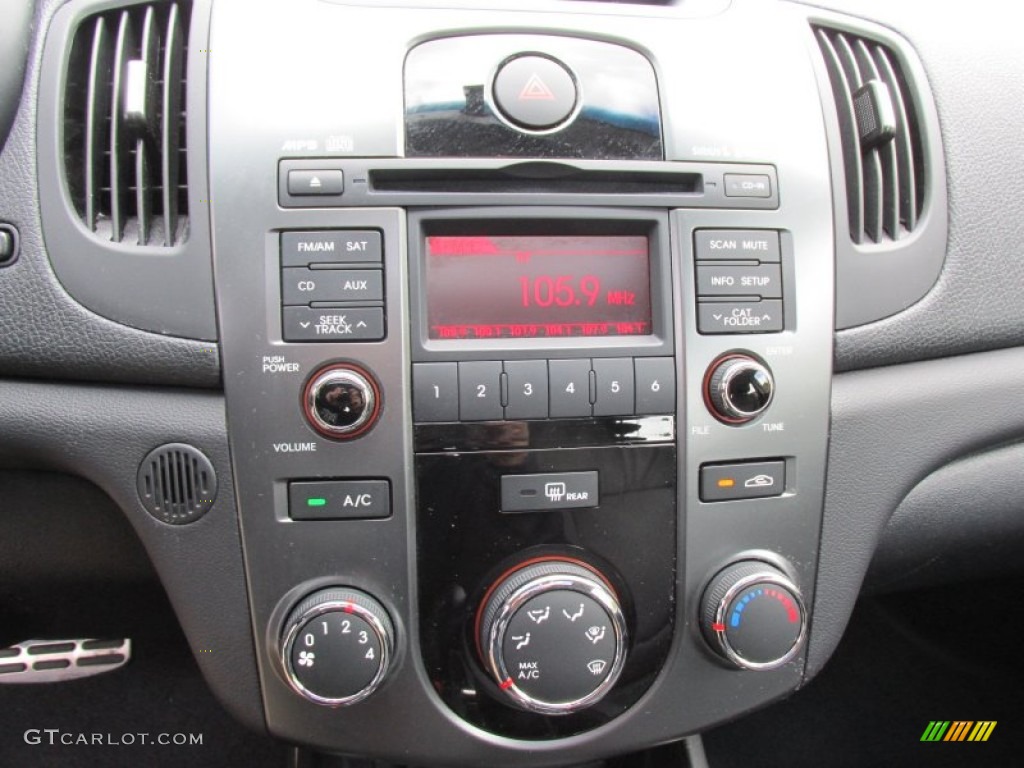 2013 Kia Forte SX Controls Photo #97502046