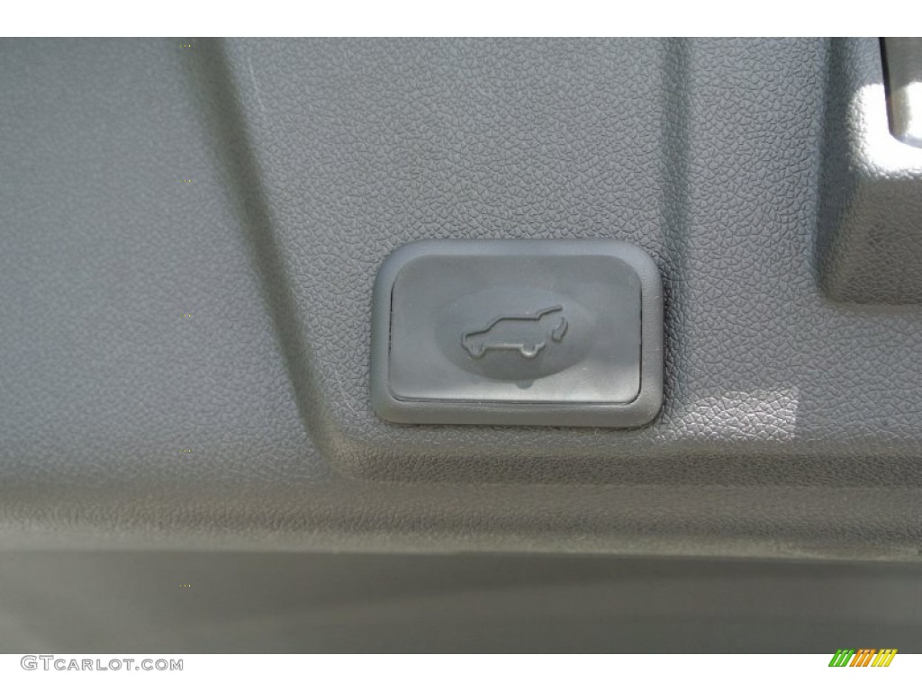 2015 Traverse LTZ - White Diamond Tricoat / Ebony photo #18