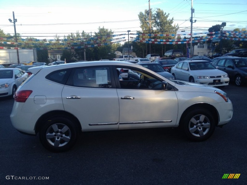 2011 Rogue S AWD - Pearl White / Black photo #8