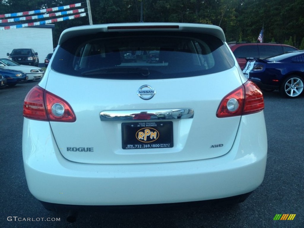 2011 Rogue S AWD - Pearl White / Black photo #15
