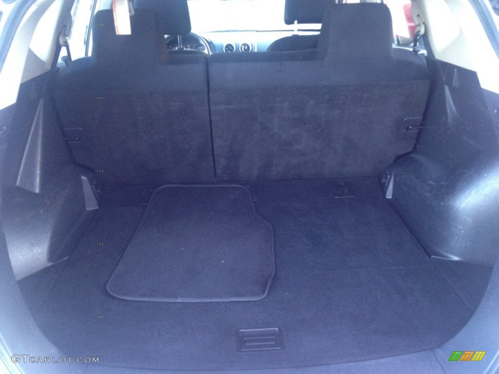 2011 Rogue S AWD - Pearl White / Black photo #16